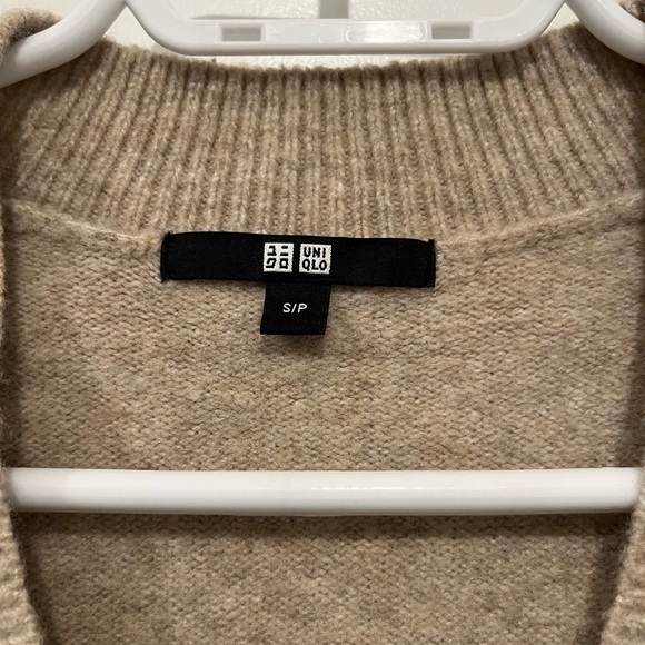 Uniqlo | Soufflé Yarn Short Cardigan Sweater, S - Picture 4 of 8